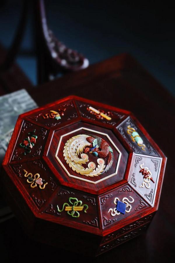 小葉紫檀「鳳呈祥」八寶盒