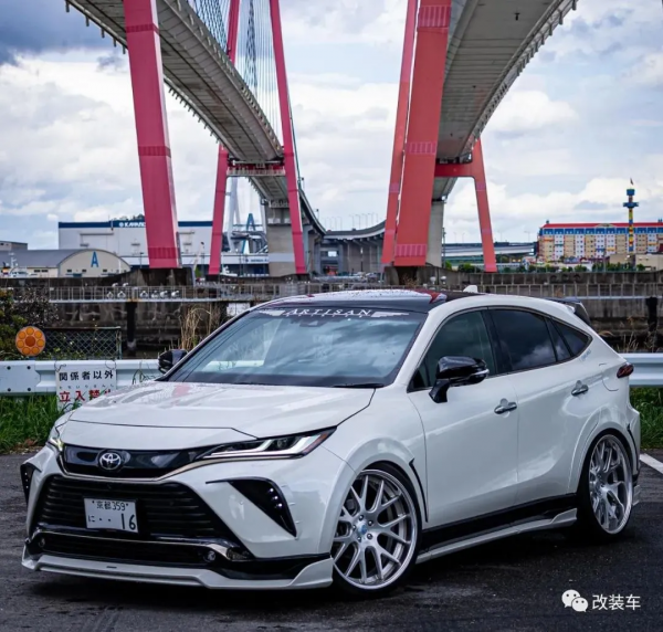 剛上市的豐田凌放馬上改爆它，SUV也有多種玩法