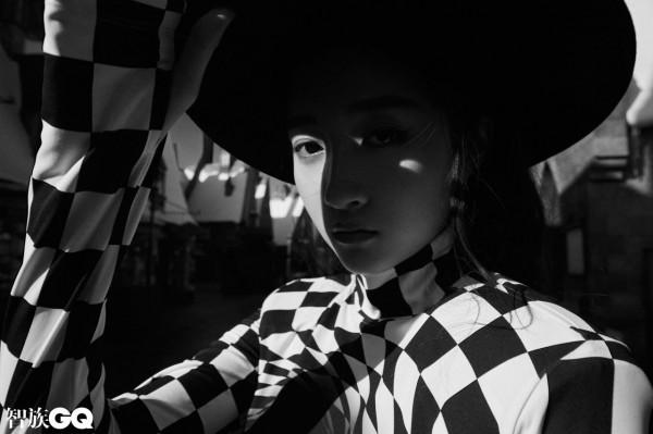 359號“女神”關曉彤 359號“女神”關曉彤