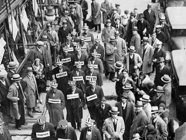 24次搶劫銀行，4次打劫警察局，竟曾被美國人當做“英雄”