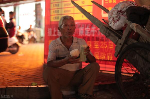 年底有多少人為錢崩潰，別高估感情，別低估人性