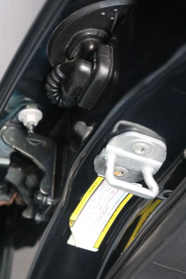 怪獸修車：翻新一輛“破爛不堪”的吉普指南者，滿血復活變新車