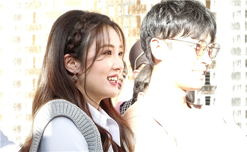 曹禺劇場開幕三部曲《原野》收官,看看人藝年輕一代的舞臺能量 曹禺劇場開幕三部曲《原野》收官,看看人藝年輕一代的舞臺能量