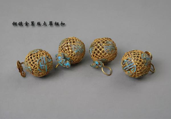 這些珠子要是能穿個手串那可牛了