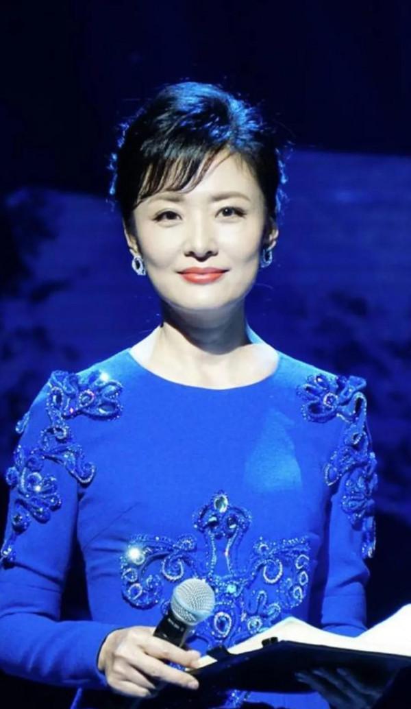 央視主持人周濤珍藏版美照