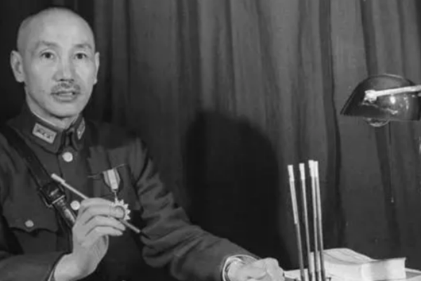 1950年，志願軍在長津湖激戰，老蔣在臺灣謀劃了什麼？