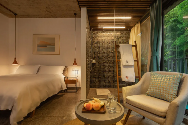 莫干山首家擁有明星代言網紅森林民宿，35米竹林滑梯丨宿裡FUN集