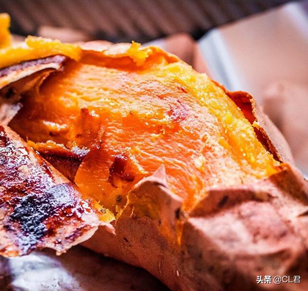 地瓜賣出一個億，山東女記者辭職回家賣地瓜，為何這麼賺錢？