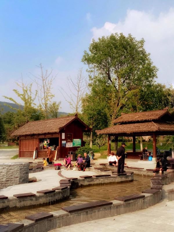 七絕·湯山金烏溫泉公園題名考（外5首）