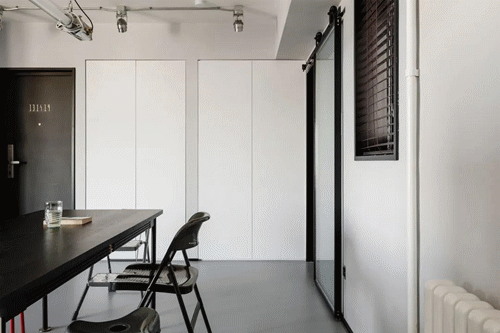 沒有父母的參與，她把123㎡家裝成了“工業風”：灑脫得讓人羨慕