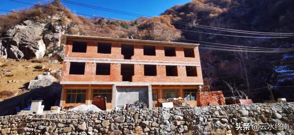 這恐怕是秦嶺北麓儲存最多的棧道遺蹟了，經過大水，不知路況如何