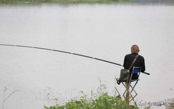冬季颳風天釣魚,選好釣位很重要,魚群都在這兩個地方 冬季颳風天釣魚,選好釣位很重要,魚群都在這兩個地方