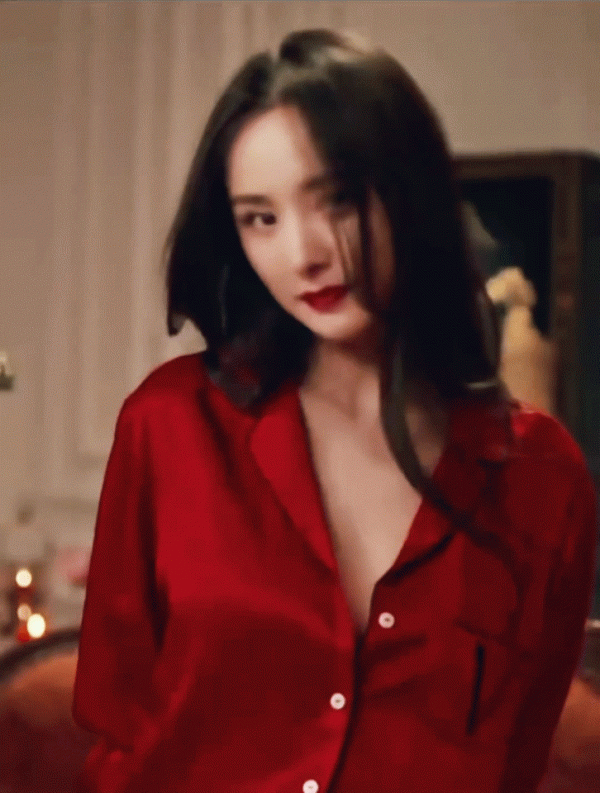 楊冪成熟的魅力遠勝於可愛