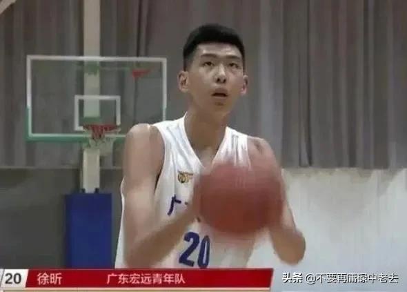 中國男籃再次進入巨人時代？幾位2.20米以上的年輕球員您最看好誰