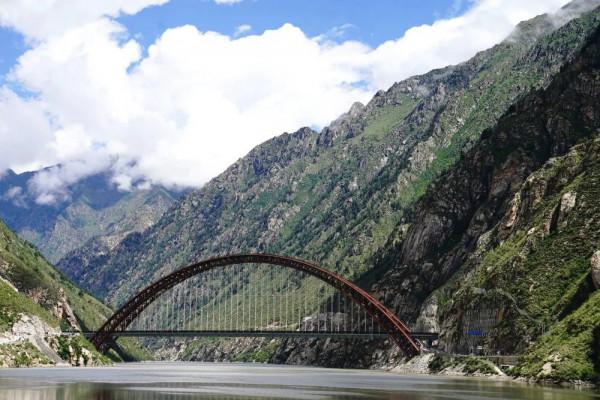 從人背畜馱到一日千里,看西藏交通的歷史性跨越 從人背畜馱到一日千里,看西藏交通的歷史性跨越