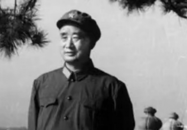 邊貴祥：犧牲600人擊斃5000人，本有望升上將，為何剛滿60歲隱退