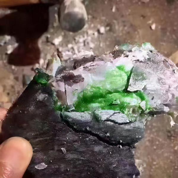 這些坑人害人的翡翠作假手法你知道嗎? 這些坑人害人的翡翠作假手法你知道嗎?
