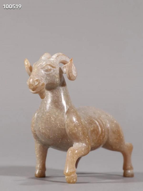 漢代 高古玉羊擺件。規格：高8.4cm 寬10.1cm 重229g