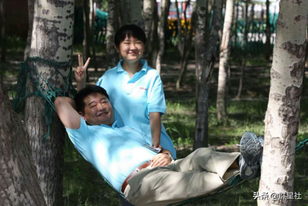 “央視名嘴”肖東坡:追求事業與前妻離婚,和朱炎霞閃婚獲得幸福 “央視名嘴”肖東坡:追求事業與前妻離婚,和朱炎霞閃婚獲得幸福