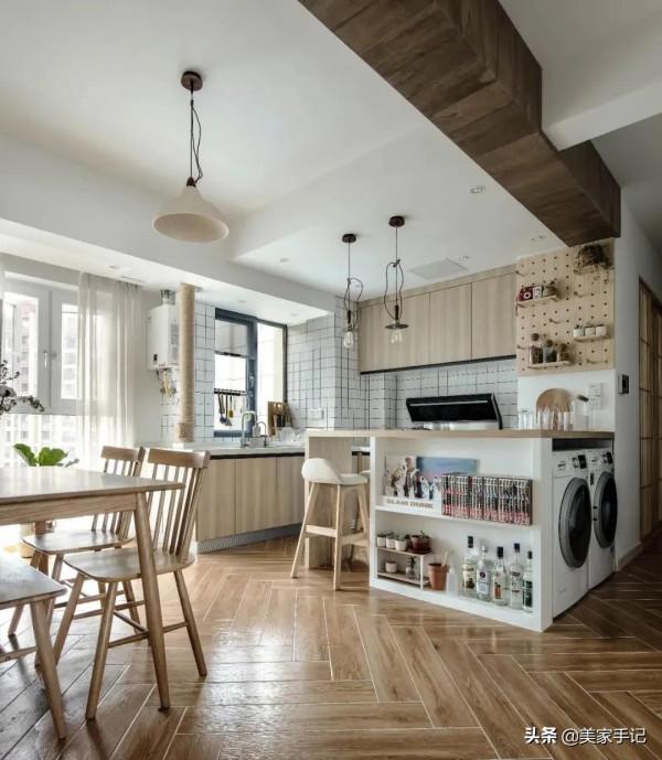 她家不豪華,可還是進門就把我迷住,白牆、原木、少造型,太美了 她家不豪華,可還是進門就把我迷住,白牆、原木、少造型,太美了