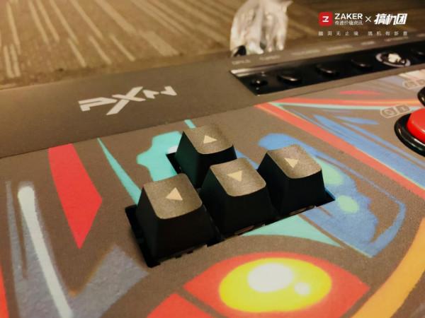 比街機還街機，1s閃回童年——萊仕達PXN-X8 MiXBOX格鬥外設