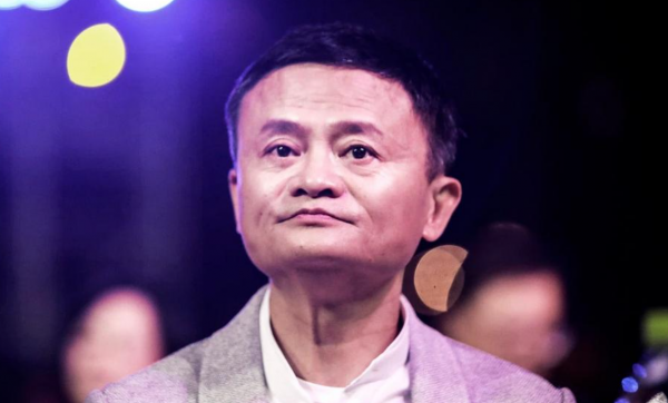 從商演不斷到無人問津，被丟回農村的小馬雲，他的悲劇該由誰買單