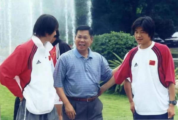 連外國人都驚呼&OpenCurlyDoubleQuote;東方魔水&rdquo;的健力寶，毀在一個&OpenCurlyDoubleQuote;氣功大師&rdquo;手中