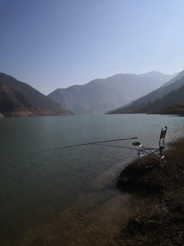 梅姐成功霸佔老公釣位,迎來新年開門紅 梅姐成功霸佔老公釣位,迎來新年開門紅