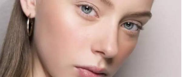 女人不會化妝沒關係,超簡單的“裸妝”化法教給你,實用好上手 女人不會化妝沒關係,超簡單的“裸妝”化法教給你,實用好上手