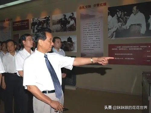 吳官正書法罕爆驚豔網友,筆法蒼然沉穩取法米芾,造詣不俗引反響 吳官正書法罕爆驚豔網友,筆法蒼然沉穩取法米芾,造詣不俗引反響