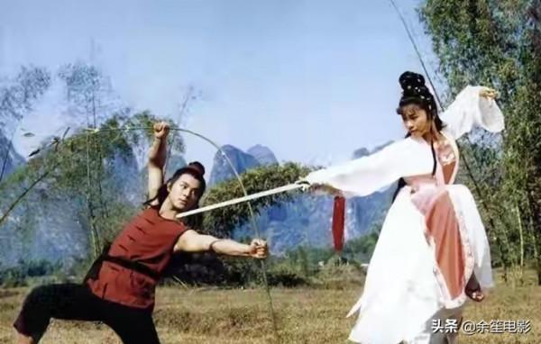 懷有身孕時被李連杰拋棄，住地下室十年，黃秋燕如今過得怎麼樣？