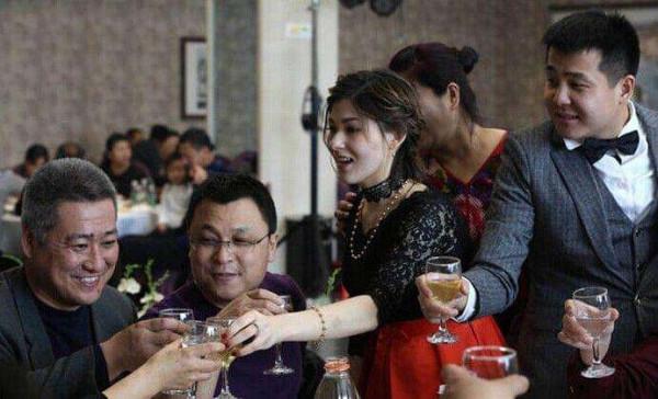 中國窮小夥，0彩禮迎娶俄羅斯白富美，最大的夢想在中國買房