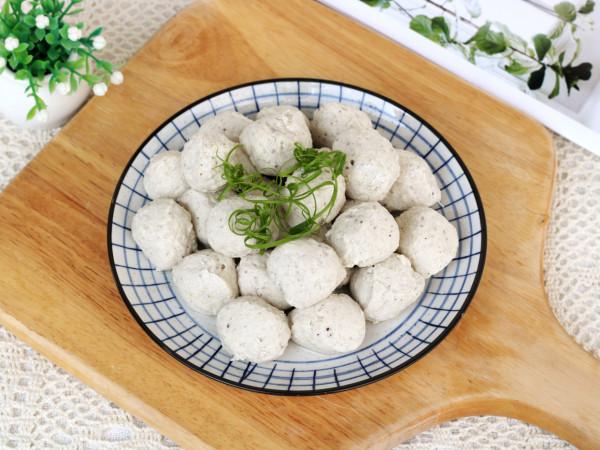 做肉丸時,記得加半碗“水”,出鍋後多做1步,比買的還好吃 做肉丸時,記得加半碗“水”,出鍋後多做1步,比買的還好吃