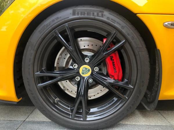 她讓你1秒忘記法拉利！高配5系的錢就能買超跑？