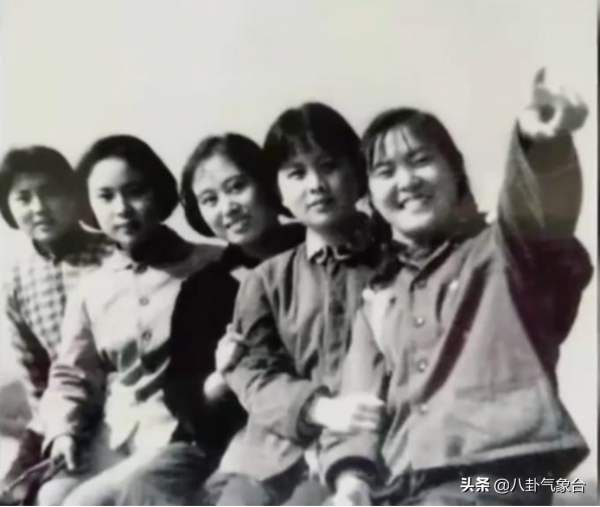 “媽媽專業戶”李文玲，與初戀牽手半個世紀，女兒鄒雪是她的驕傲