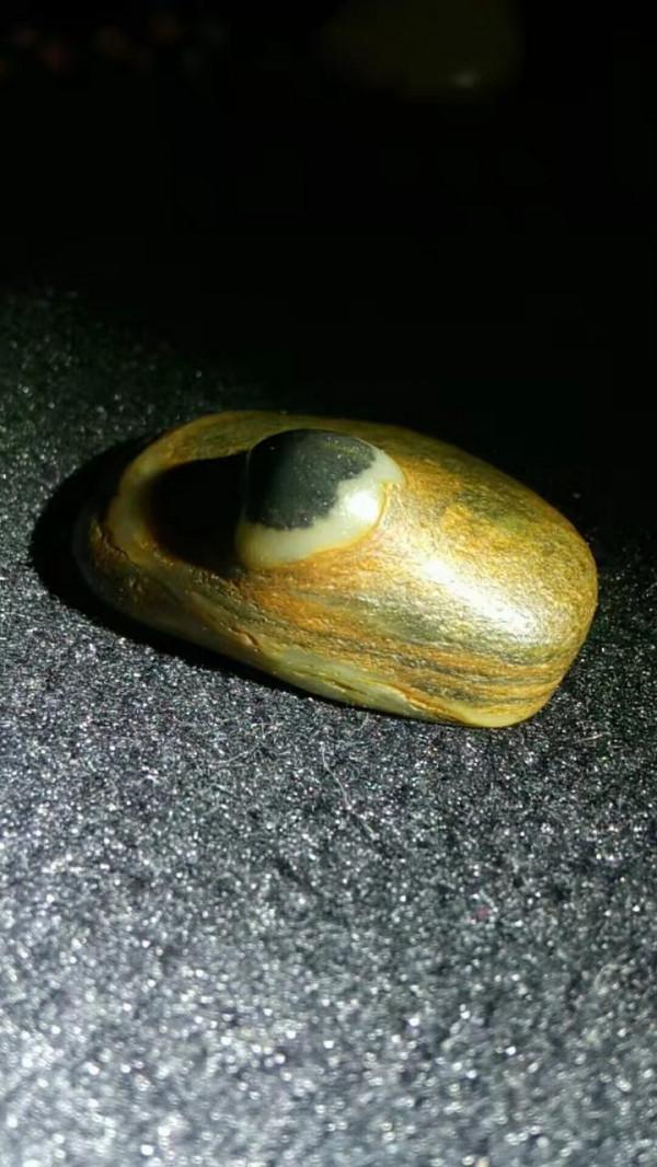 和田玉奇石天眼