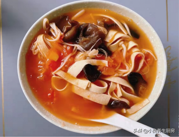 天一冷，常給孩子喝這湯，10分鐘就上桌，營養極高，再貴也別省