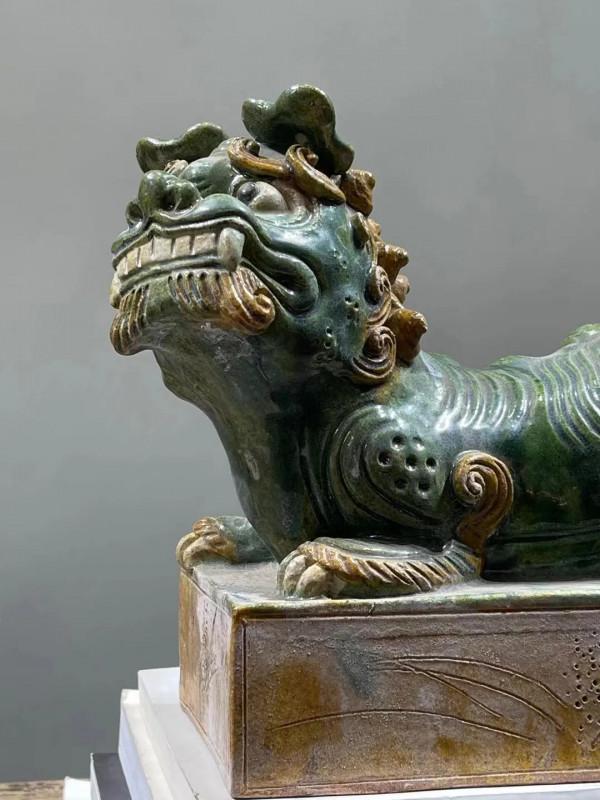 佛座，佛龕，案頭獅