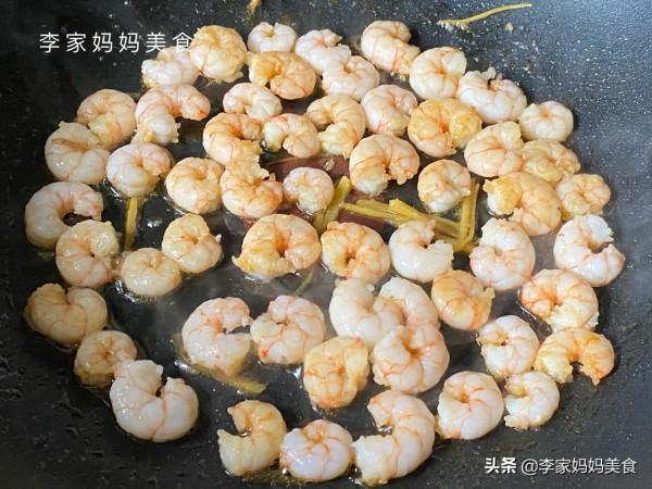 天冷了，兒子就饞這早餐，營養好吃易消化，每次煮一鍋湯汁都不剩