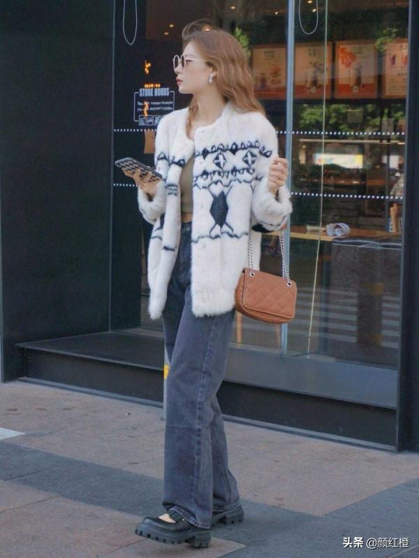 冬天不知道穿什麼？不妨試試這些休閒風穿搭，簡約隨性又溫柔