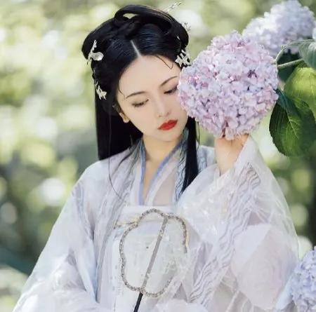 聊齋故事：借花復仇