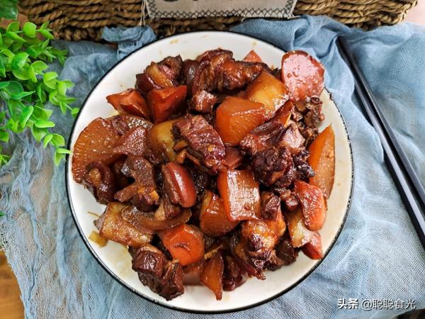 年夜飯必備&OpenCurlyDoubleQuote;6道紅燒菜&rdquo;，色澤紅潤有食慾，老少皆宜，寓意紅火