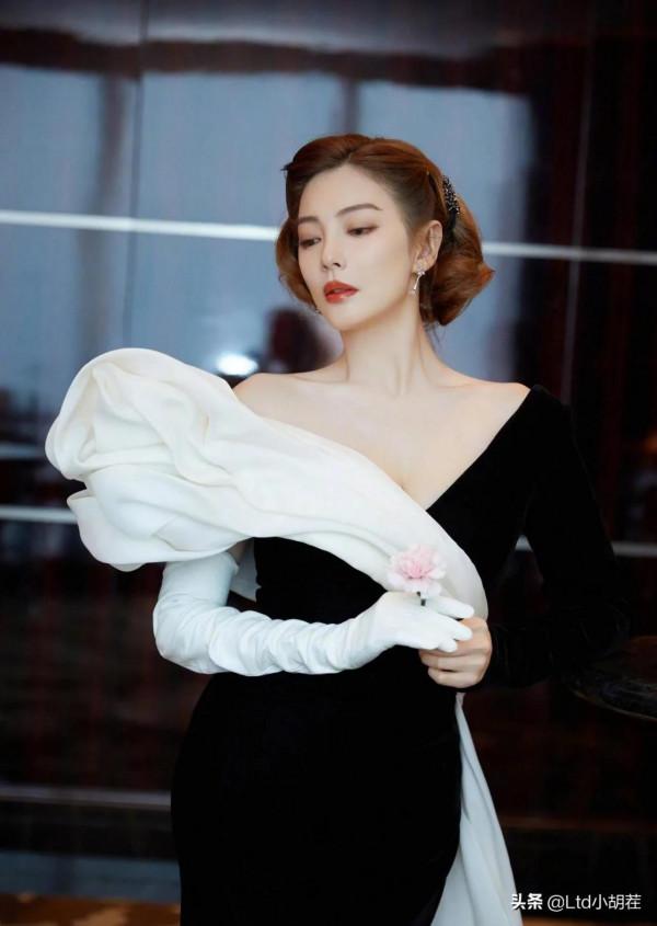 嬌貴女人張雨綺：身穿禮服搭配發型更加顯的嬌貴