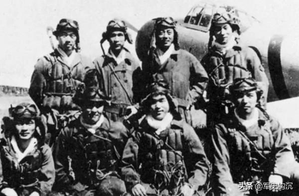 地導二營慶功宴，戰士敬劉亞樓酒，耍聰明被發現，劉亞樓：罰三杯