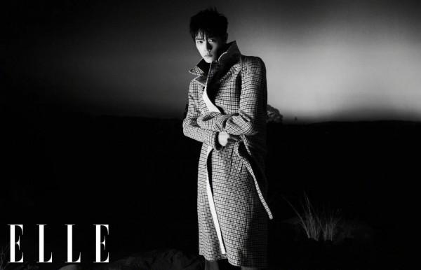 從ELLE 2022開年刊各套造型之黑夜篇說說肖戰的時尚表現力 從ELLE 2022開年刊各套造型之黑夜篇說說肖戰的時尚表現力