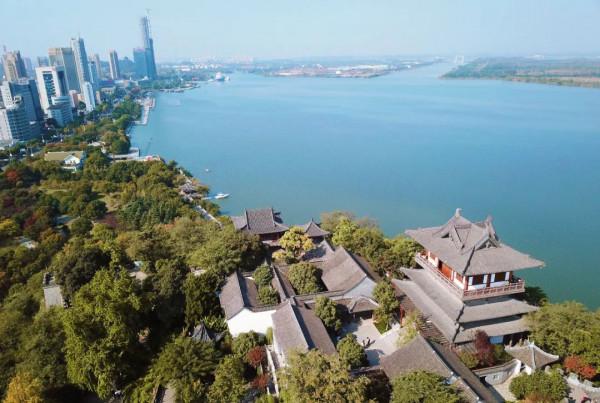 1年有150天住酒店，44次旅行，47次飛行！這江南女子怎麼做到的？