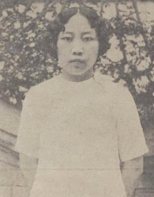 “鑑湖女俠”秋瑾32歲英勇就義，留下2個子女，結局如何？