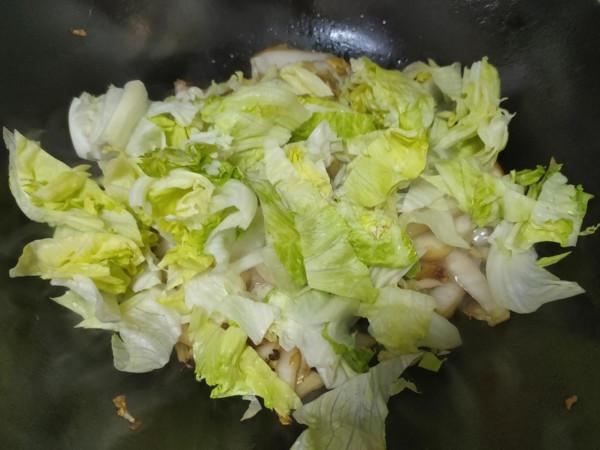 炒白菜幫，多加1樣蔬菜一起炒，酸香可口，下飯好吃