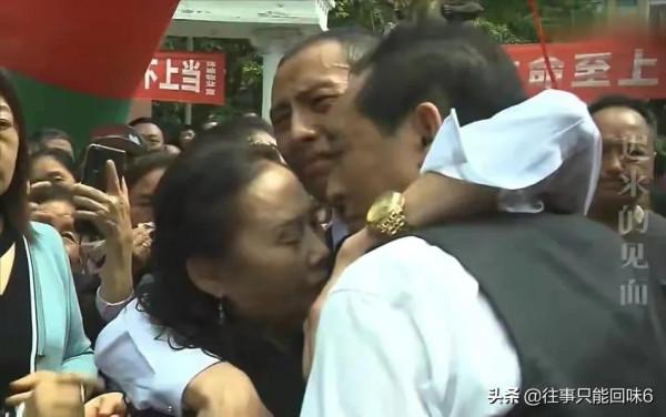 富商兩歲兒子突然失蹤，三十二年才與父母相認，他卻不願回到故鄉