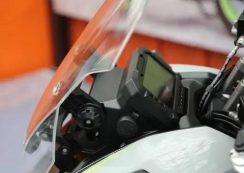 推薦一款龍嘉XADV300i踏板車